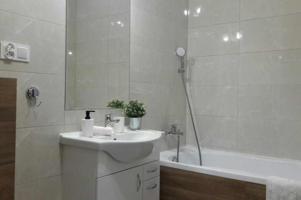 Lux Apartment Close To Medicover And Paley 바르샤바 외부 사진